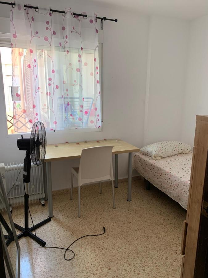 Habitacion Con Cama Individual, Piso Compartido En Avenida Blasco Ibanez Валенсия Экстерьер фото