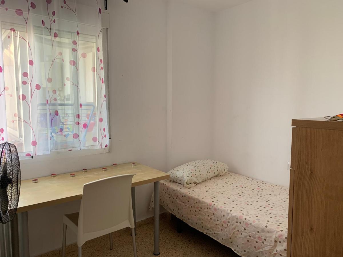 Habitacion Con Cama Individual, Piso Compartido En Avenida Blasco Ibanez Валенсия Экстерьер фото