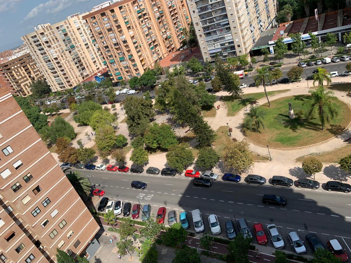Habitacion Con Cama Individual, Piso Compartido En Avenida Blasco Ibanez Валенсия Экстерьер фото
