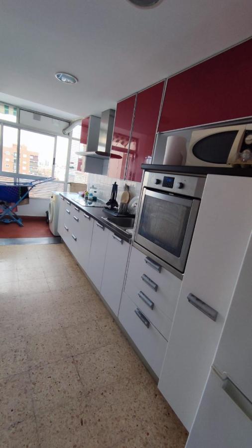 Habitacion Con Cama Individual, Piso Compartido En Avenida Blasco Ibanez Валенсия Экстерьер фото