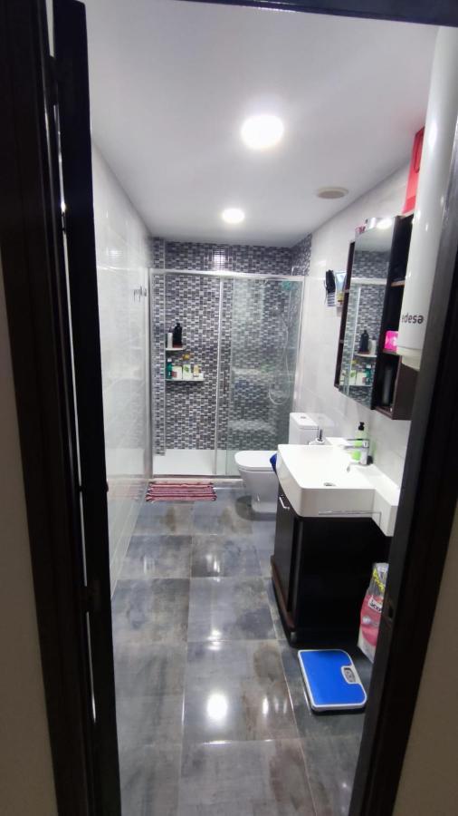 Habitacion Con Cama Individual, Piso Compartido En Avenida Blasco Ibanez Валенсия Экстерьер фото