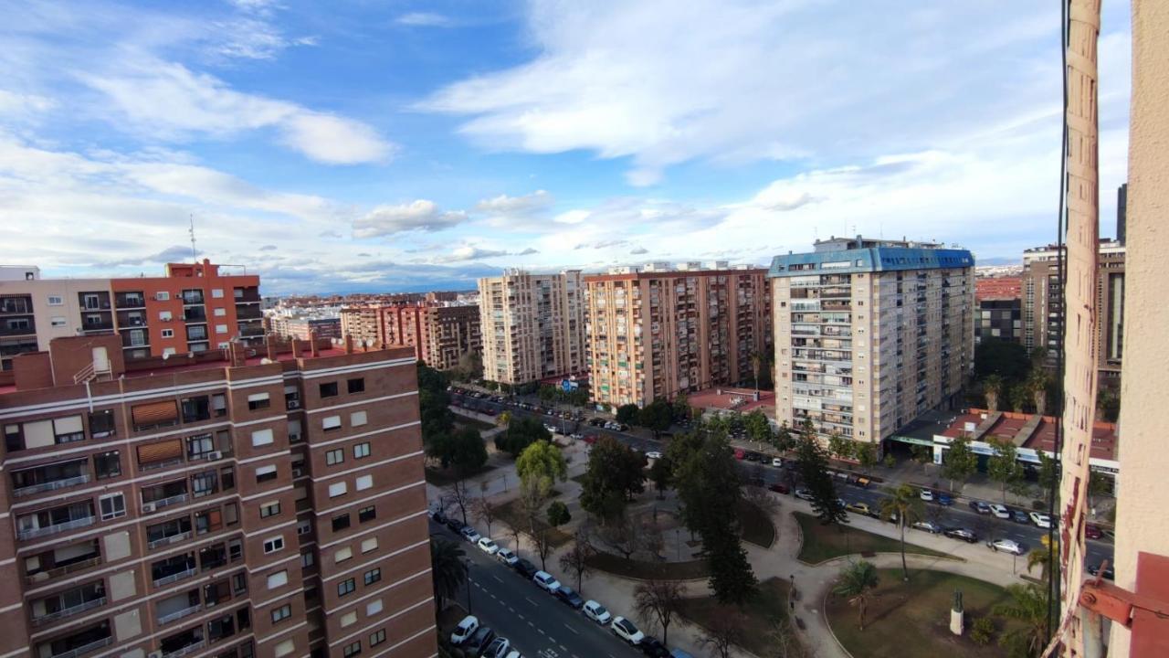 Habitacion Con Cama Individual, Piso Compartido En Avenida Blasco Ibanez Валенсия Экстерьер фото